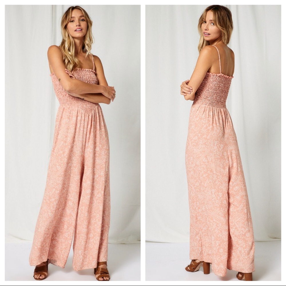 It’s all about this fabulous wide leg jumpsuit - Picture 2 of 5
